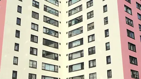 El pueblo donde casi todos sus vecinos viven dentro de un único edificio El pueblo donde casi todos sus vecinos viven dentro de un único edificio