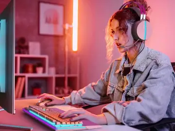 Philips lanza un monitor gaming QD-OLED 4K a 240 Hz que apunta a la gama más alta Philips lanza un monitor gaming QD-OLED 4K a 240 Hz que apunta a la gama más alta