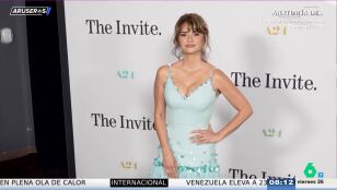 Pen&eacute;lope Cruz brilla con el color de la temporada en la premier de su pel&iacute;cula 'The Invite' en Los &Aacute;ngeles