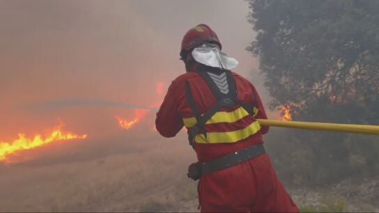 El incendio en Tamarite (Huesca) afecta ya a 4.000 hect&aacute;reas y contin&uacute;a sin control