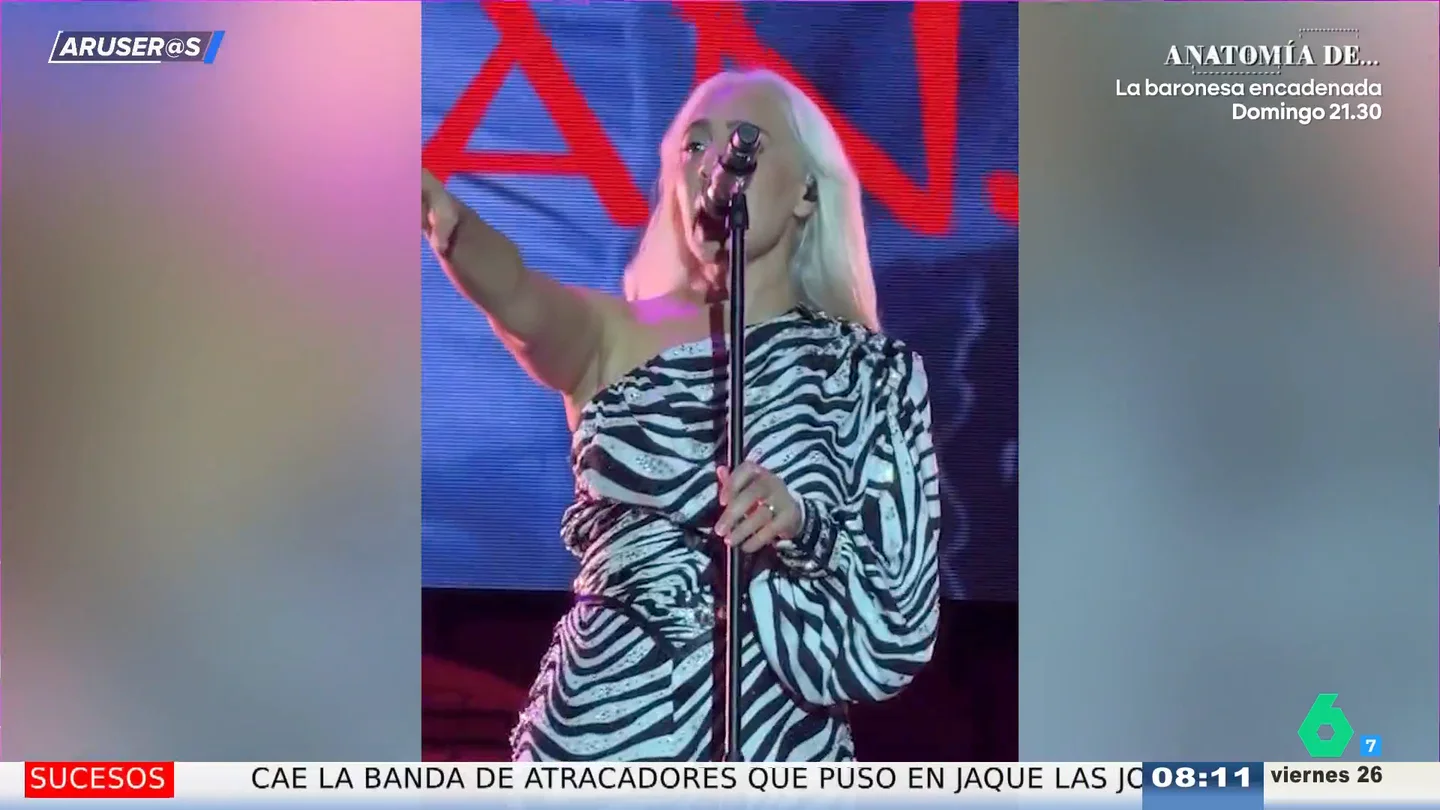 Mónica Naranjo deslumbra en la celebración del Orgullo cantando 'Sobreviviré' en el Sevilla Fest Mónica Naranjo deslumbra en la celebración del Orgullo cantando 'Sobreviviré' en el Sevilla Fest