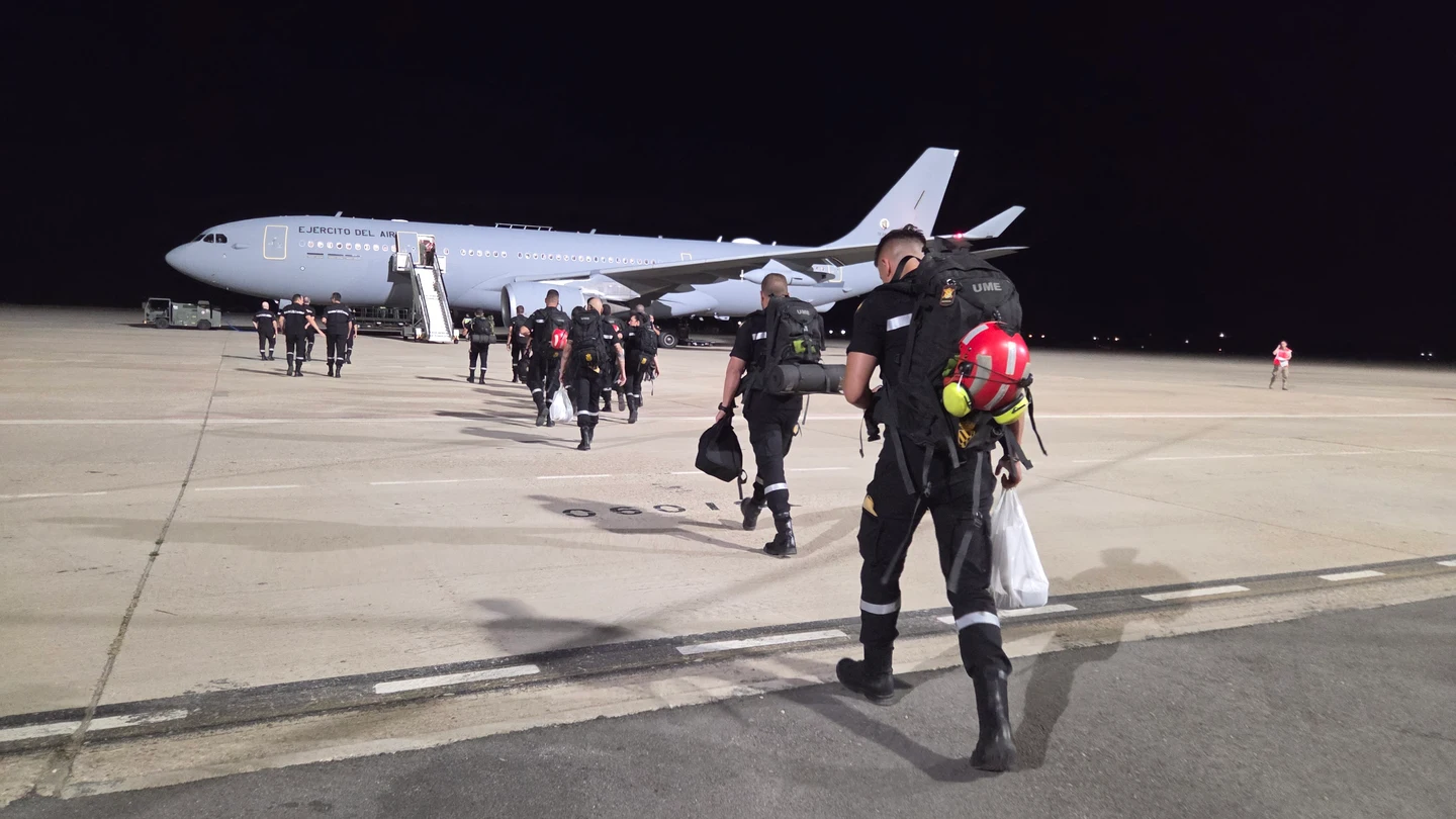 Un avión militar español viaja hacia Venezuela con ayuda de la UME por los terremotos Un avión militar español viaja hacia Venezuela con ayuda de la UME por los terremotos