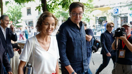 &Oacute;scar L&oacute;pez junto a Reyes Maroto. 