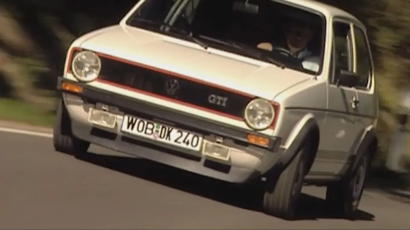 El Golf GTI cumple 50 años: el deportivo compacto que nació "de forma clandestina" y acabó convirtiéndose en un icono. El Golf GTI cumple 50 años: el deportivo compacto que nació "de forma clandestina" y acabó convirtiéndose en un icono.
