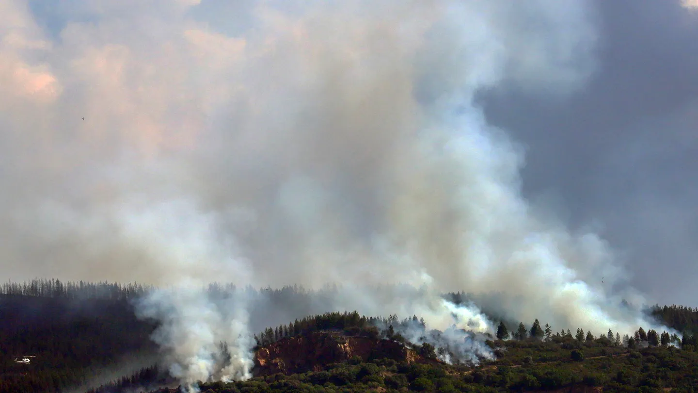 Incendio en la provincia de León en una imagen de archivo. Incendio en la provincia de León en una imagen de archivo.