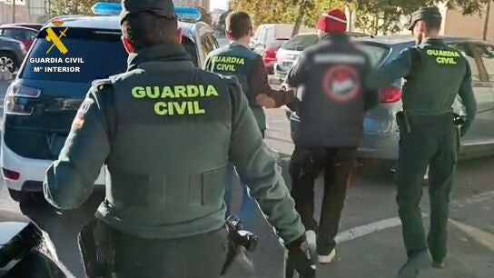 Detenido en Alicante un ciberdepredador sexual en serie: guardaba 200 dispositivos repletos de im&aacute;genes ped&oacute;filas.