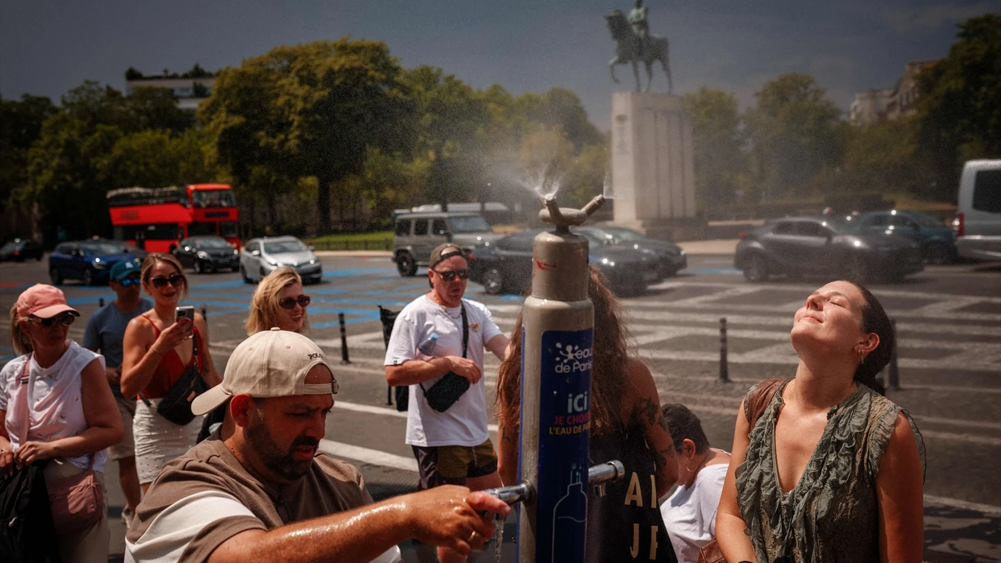 Francia registra 1.000 muertes más de lo habitual a causa de las temperaturas extremas. Francia registra 1.000 muertes más de lo habitual a causa de las temperaturas extremas.