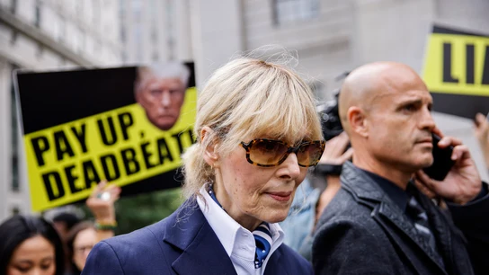 La escritora E. Jean Carroll a su llegada al Tribunal de Nueva York en 2024 La escritora E. Jean Carroll a su llegada al Tribunal de Nueva York en 2024