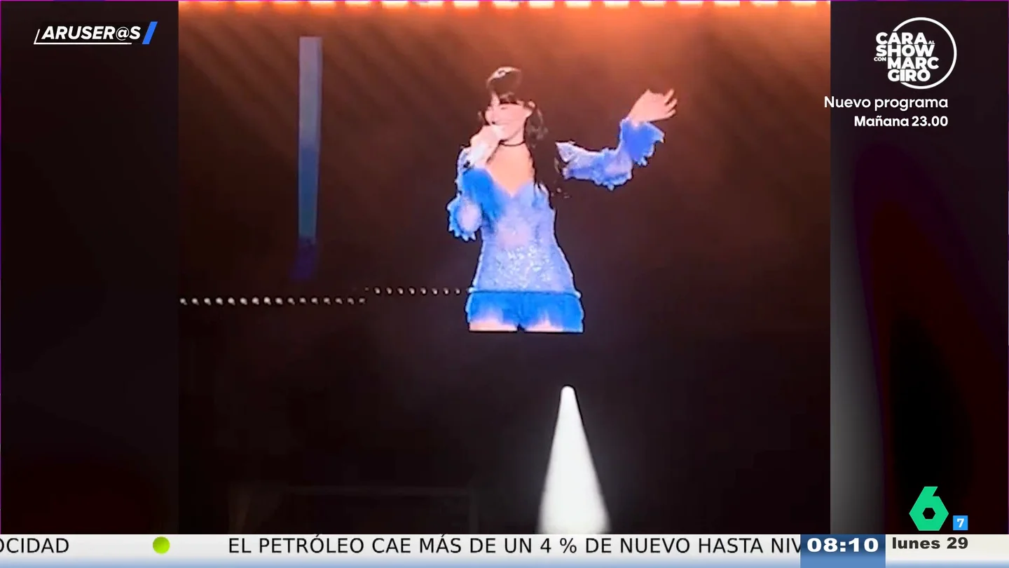 Aitana celebra sus 27 años en Avilés con Plex sobre el escenario: "¡Ha venido hasta mi suegra!" Aitana celebra sus 27 años en Avilés con Plex sobre el escenario: "¡Ha venido hasta mi suegra!"