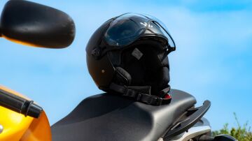 As&iacute; debes equiparte para evitar las nuevas multas de hasta 200 euros en moto
