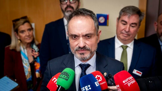 El alcalde de M&oacute;stoles, Manuel Bautista, durante un pleno extraordinario en el Ayuntamiento de M&oacute;stoles