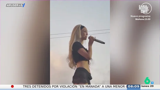 Ana Mena llora en el escenario al interpretar 'Lárgate' tras romper con Óscar Casas: "No me encuentro en mi mejor día" Ana Mena llora en el escenario al interpretar 'Lárgate' tras romper con Óscar Casas: "No me encuentro en mi mejor día"