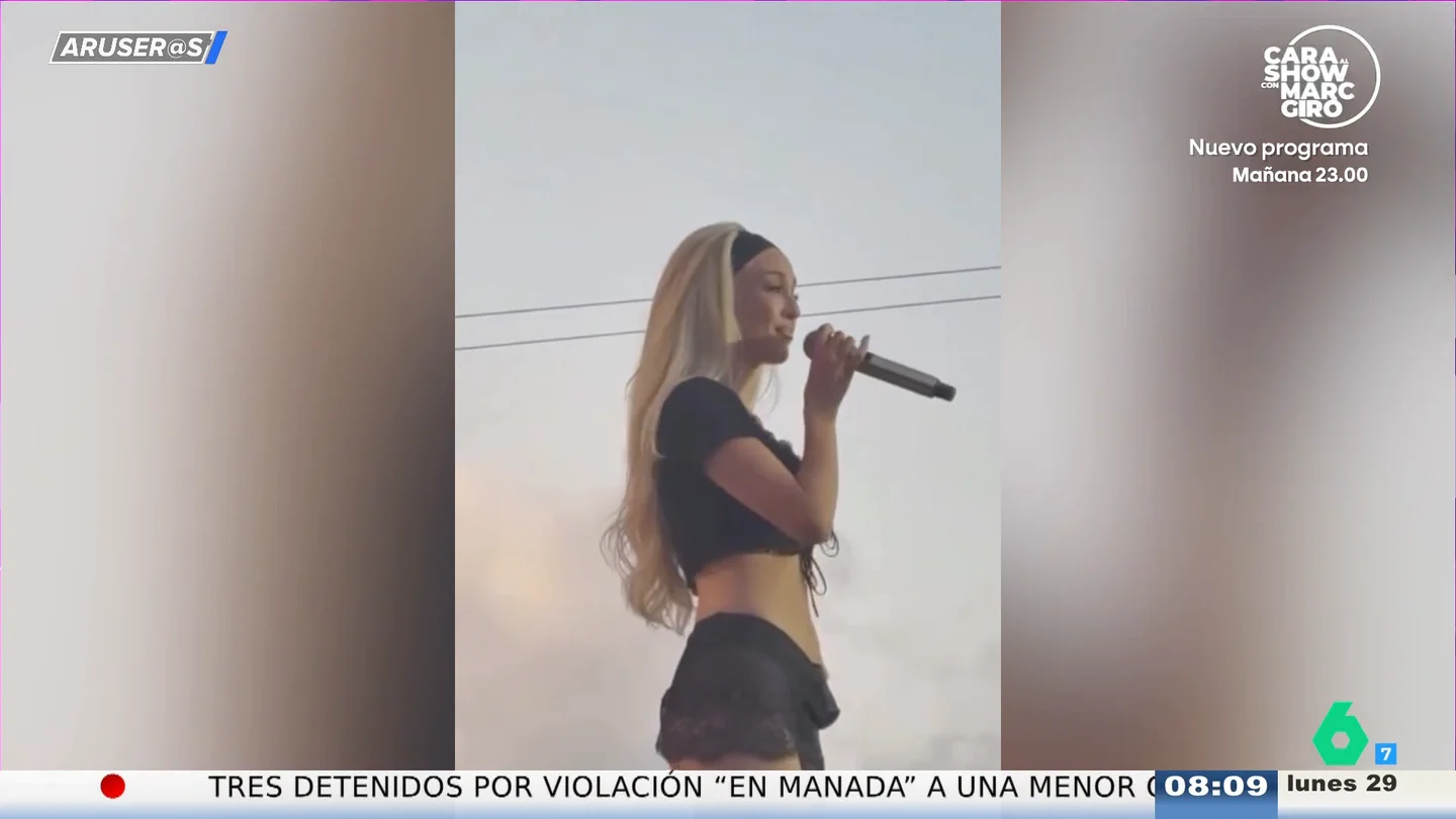 Ana Mena llora en el escenario al interpretar 'Lárgate' tras romper con Óscar Casas: "No me encuentro en mi mejor día" Ana Mena llora en el escenario al interpretar 'Lárgate' tras romper con Óscar Casas: "No me encuentro en mi mejor día"