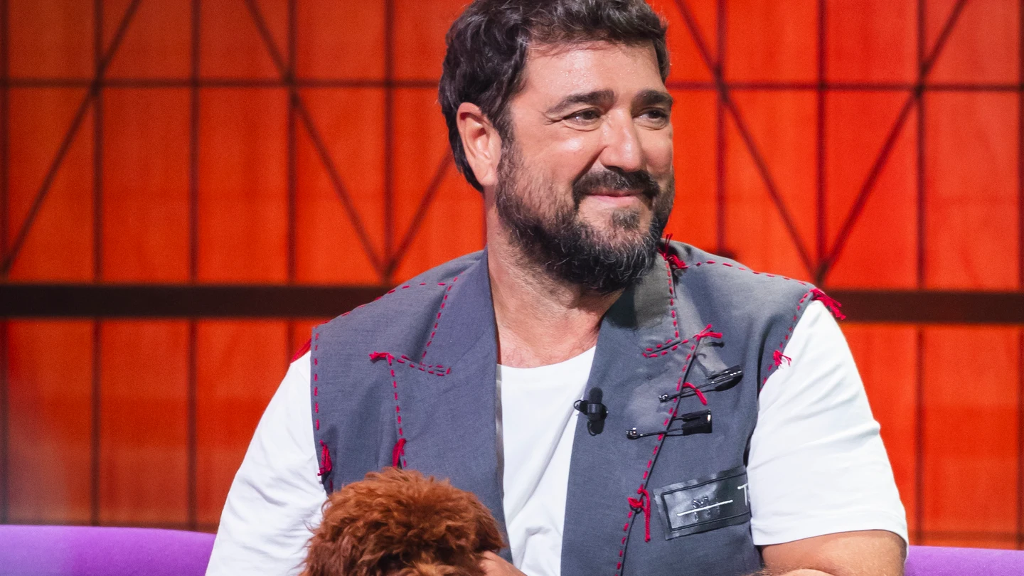 La inesperada visita de Lulu, la perrita de Antonio Orozco, en pleno plató de 'Cara al Show' La inesperada visita de Lulu, la perrita de Antonio Orozco, en pleno plató de 'Cara al Show'