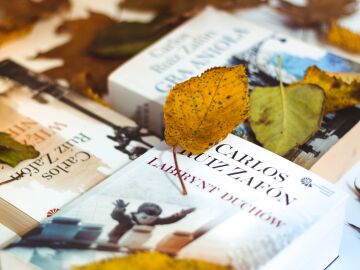 Ejemplares de bolsillo de Carlos Ruiz Zafón Ejemplares de bolsillo de Carlos Ruiz Zafón