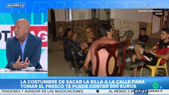 El enfado de Alfonso Ar&uacute;s al conocer la multa por sacar la silla a la calle para 'tomar el fresco': "&iexcl;Estoy hasta el gorro!"
