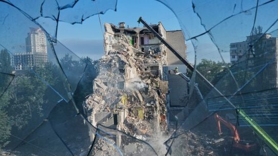 Zelenski anuncia una "respuesta justa" tras el "ataque masivo" de Rusia contra Kyiv: 20 muertos, m&aacute;s de 500 drones y 74 misiles