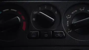 El truco japonés para bajar la temperatura del coche en verano El truco japonés para bajar la temperatura del coche en verano