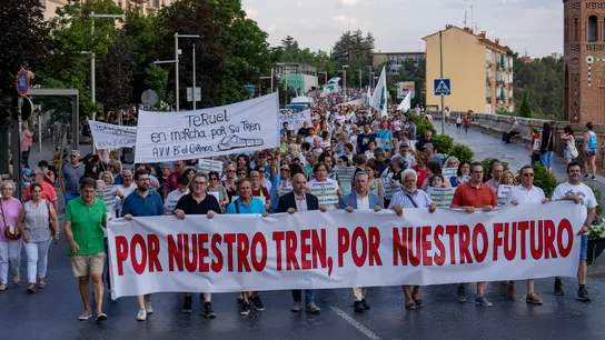 Ciudadanos de Teruel protestan por el tren Ciudadanos de Teruel protestan por el tren