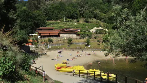 Playa fluvial de A Cova Playa fluvial de A Cova