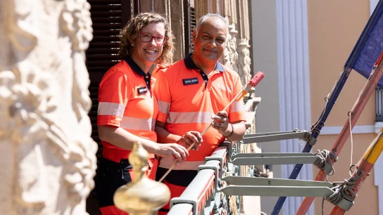 Clint Jean Louis Fernández y Miren Oscáriz, desde el balcón del Ayuntamiento de Pamplona Clint Jean Louis Fernández y Miren Oscáriz, desde el balcón del Ayuntamiento de Pamplona