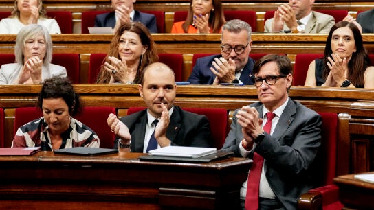 El presidente de la Generalitat de Catalu&ntilde;a, Salvador Illa, y el consejero de Presidencia, Albert Dalmau.