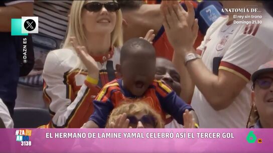 Mientras la selecci&oacute;n espa&ntilde;ola se divert&iacute;a sobre el c&eacute;sped contra Austria, el hermano de Lamine Yamal se volv&iacute;a viral en la grada por su tierna celebraci&oacute;n del tercer gol de la 'Roja'.