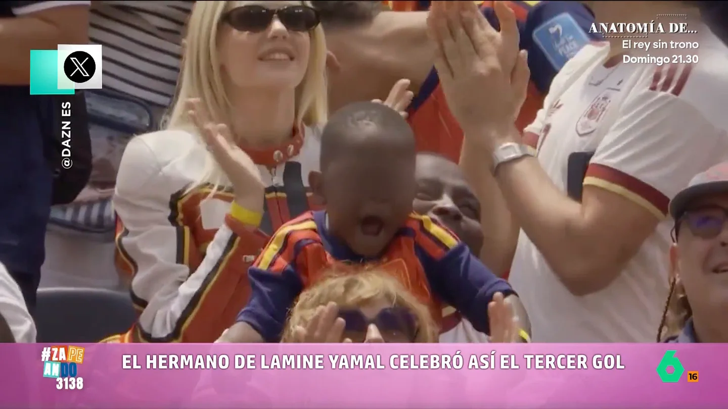 La celebración del hermano de Lamine que se ha ganado a todo el mundo Mientras la selección española se divertía sobre el césped contra Austria, el hermano de Lamine Yamal se volvía viral en la grada por su tierna celebración del tercer gol de la 'Roja'.