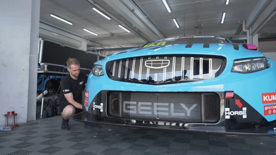 Box del equipo Geely Cyan Racing Box del equipo Geely Cyan Racing