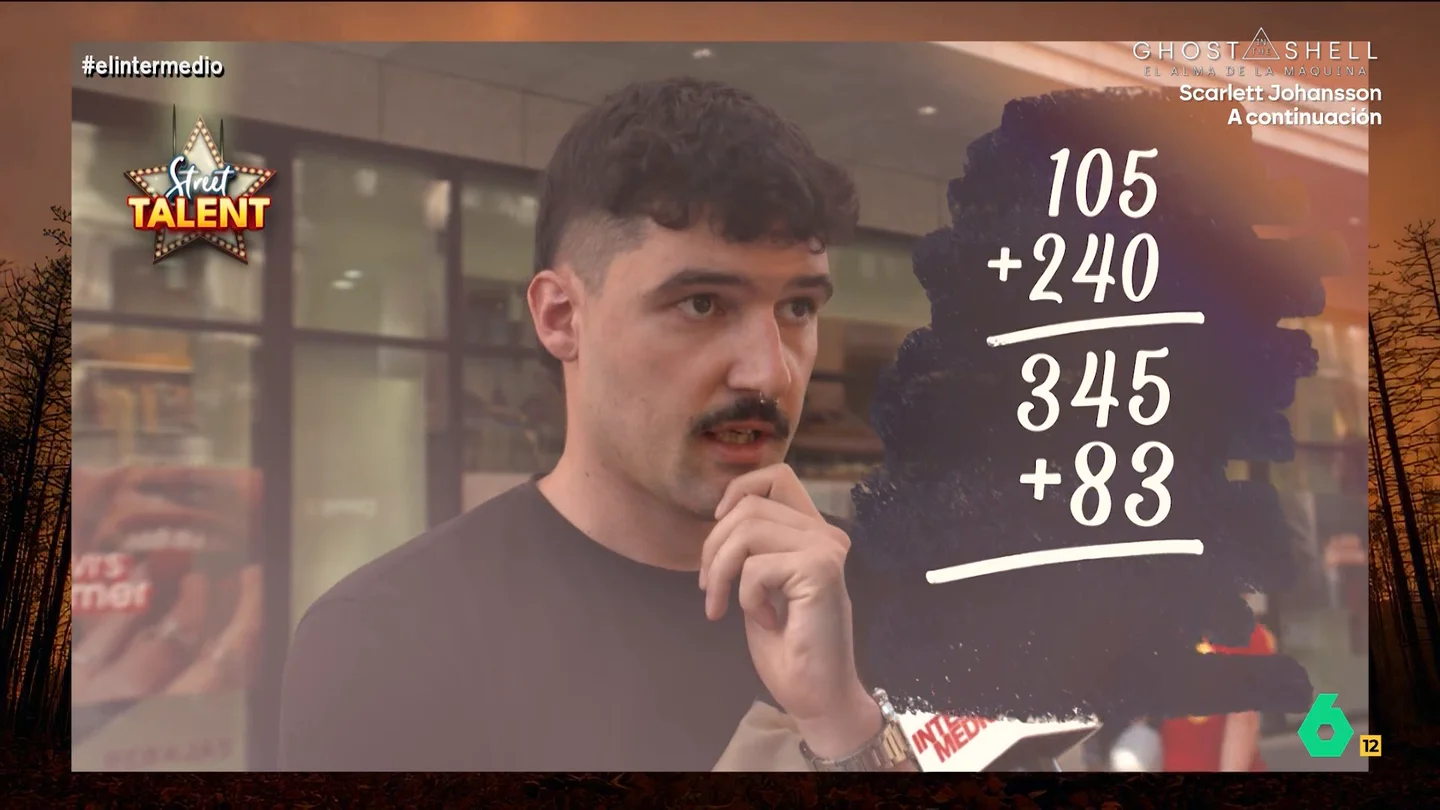 El impresionante talento de un chico que sabe "sumar muy rápido" El Intermedio sale por última vez esta temporada a la calle para descubrir a los españoles más talentosos, como un chico que suma muy rápido o una joven que imita todo tipo de acentos.