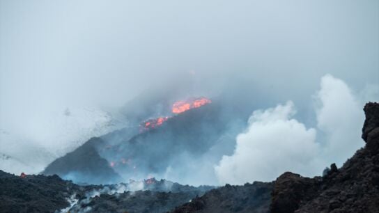 Imagen de archivo de una erupci&oacute;n en el volc&aacute;n Etna