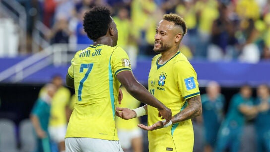 Vinicius y Neymar 