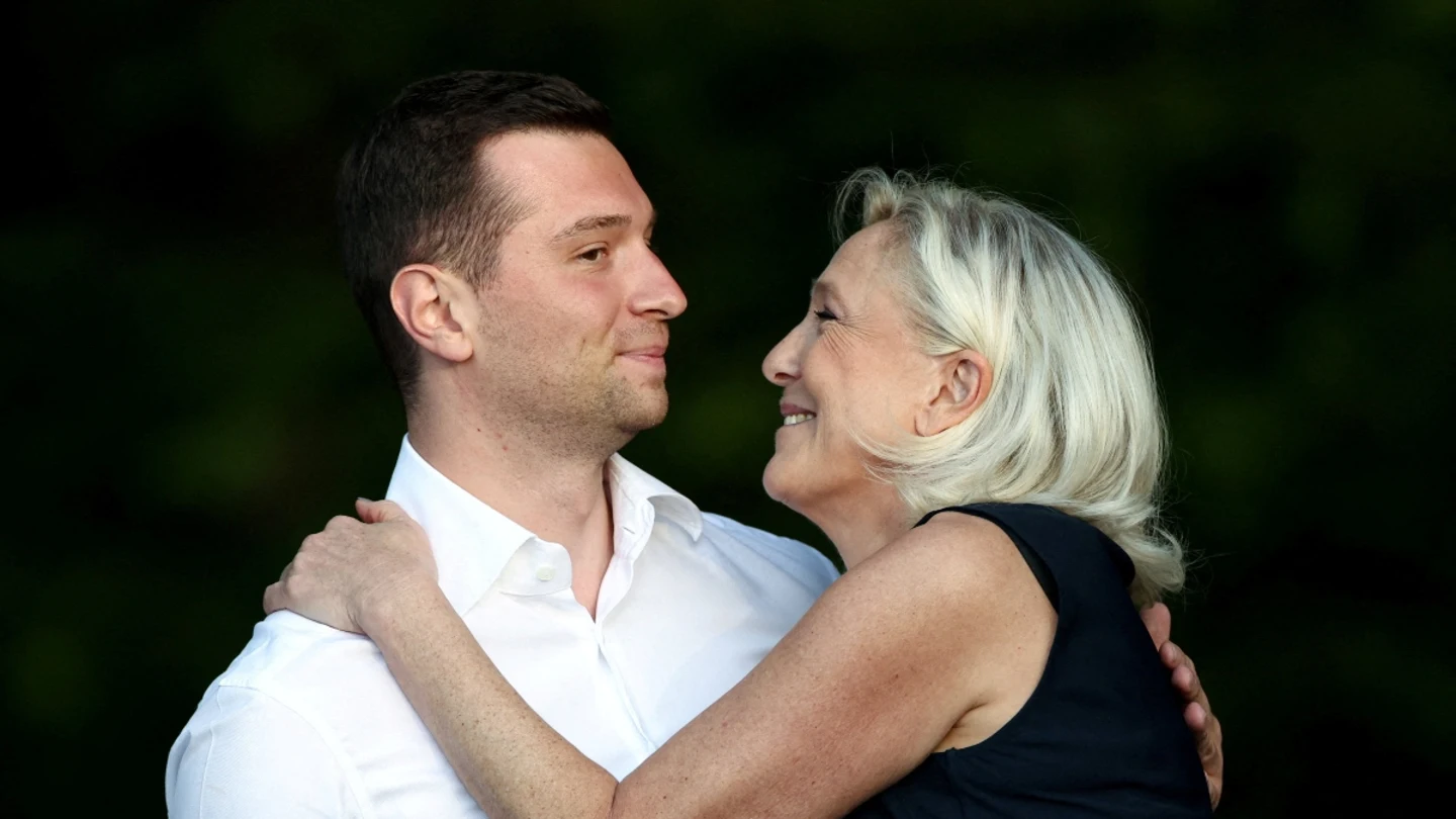 Marine Le Pen, con Jordan Bardella Marine Le Pen, con Jordan Bardella