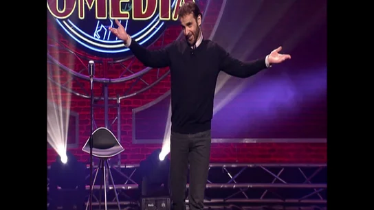 El monólogo de Luis Merlo sobre cómo los españoles sobreviven hablando inglés: "Con cuatro palabras hablas de cualquier tema" El monólogo de Luis Merlo sobre cómo los españoles sobreviven hablando inglés: "Con cuatro palabras hablas de cualquier tema"
