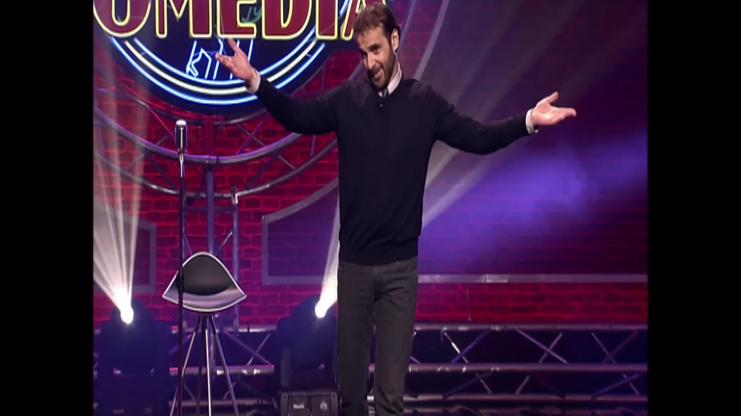 El monólogo de Luis Merlo sobre cómo los españoles sobreviven hablando inglés: "Con cuatro palabras hablas de cualquier tema" El monólogo de Luis Merlo sobre cómo los españoles sobreviven hablando inglés: "Con cuatro palabras hablas de cualquier tema"