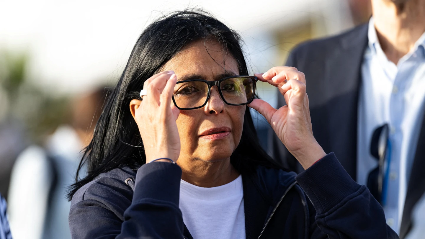 La presidenta interina de Venezuela, Delcy Rodríguez, visita un campamento de la Seguridad Civil francesa en el estado de La Guaira, Venezuela La presidenta interina de Venezuela, Delcy Rodríguez, visita un campamento de la Seguridad Civil francesa en el estado de La Guaira, Venezuela