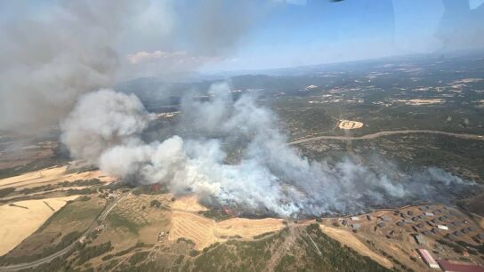 Uno de los tres incendios simult&aacute;neos de este lunes por la tarde en Catalu&ntilde;a.