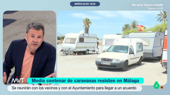 "Luego trabajan de camareros en muchos de los locales de hosteler&iacute;a de M&aacute;laga, pero como ganan mil euros no se pueden permitir muchas veces ni compartir habitaci&oacute;n en M&aacute;laga", afirma I&ntilde;aki L&oacute;pez.