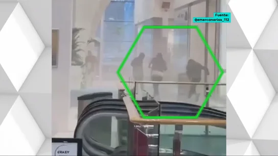 Cuatro encapuchados atracan una joyería en un centro comercial de Las Palmas Cuatro encapuchados atracan una joyería en un centro comercial de Las Palmas