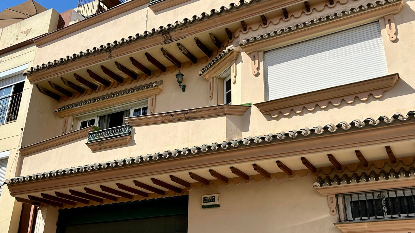 Investigan la muerte violenta de una mujer y su hija tras el incendio de un piso en Mijas
