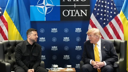 Guerra Rusia-Ucrania, en directo | Trump dará a Ucrania la licencia para fabricar Patriots El presidente de Estados Unidos, Donald Trump, se reúne con el presidente de Ucrania, Volodymyr Zelenskyy, al margen de la cumbre de la OTAN celebrada en Ankara (Turquía)