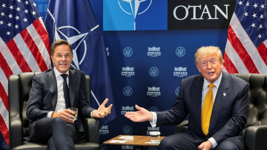 El presidente estadounidense Donald Trump y el secretario general de la OTAN, Mark Rutte, mantienen una reuni&oacute;n bilateral en el marco de la cumbre de l&iacute;deres de la OTAN
