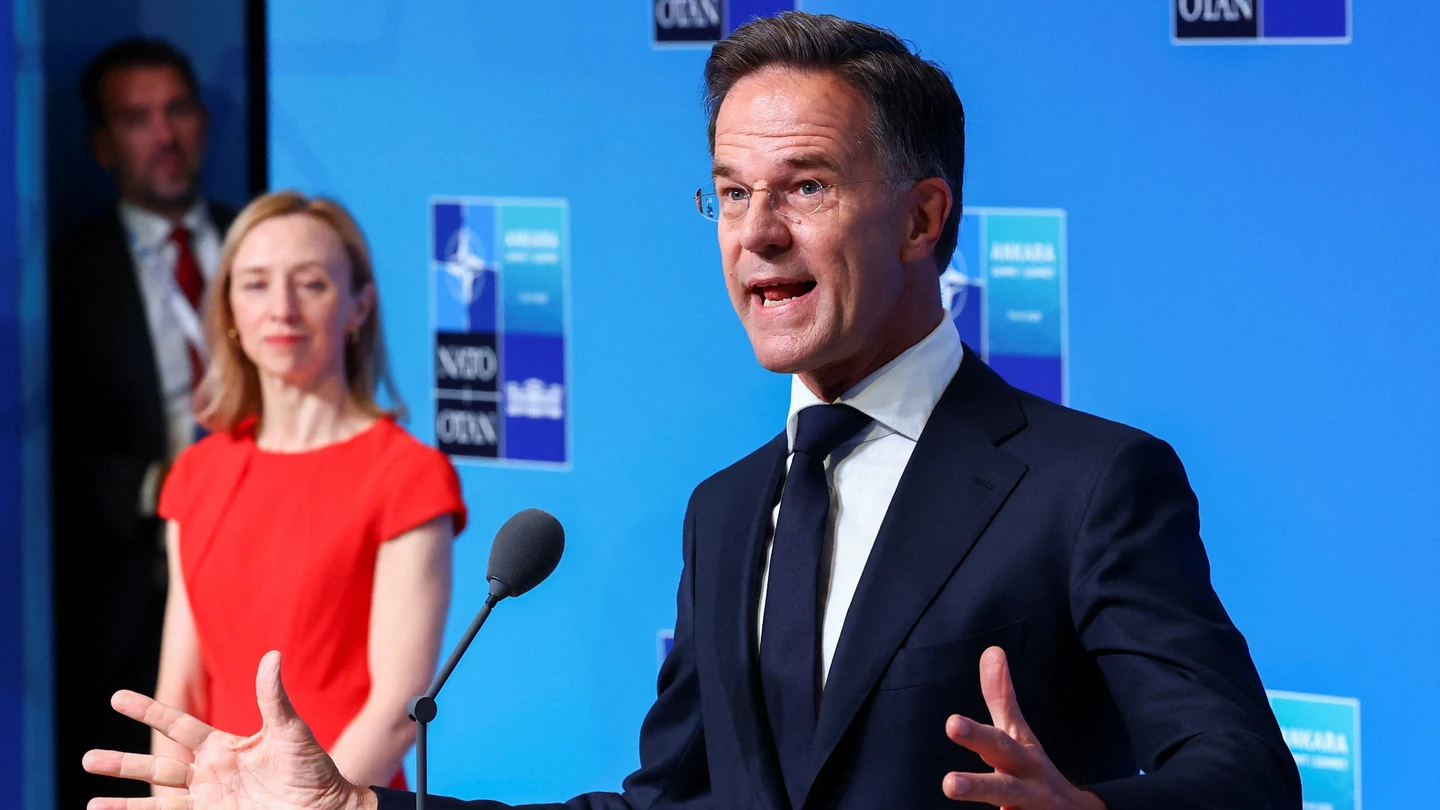 El secretario general de la OTAN, Mark Rutte, habla durante una intervención a puerta cerrada en la cumbre de líderes de la OTAN en Ankara, Turquía El secretario general de la OTAN, Mark Rutte, habla durante una intervención a puerta cerrada en la cumbre de líderes de la OTAN en Ankara, Turquía