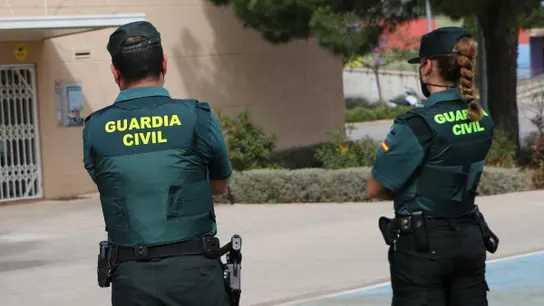 Imagen de Archivo de dos agentes de la Guardia Civil Imagen de Archivo de dos agentes de la Guardia Civil