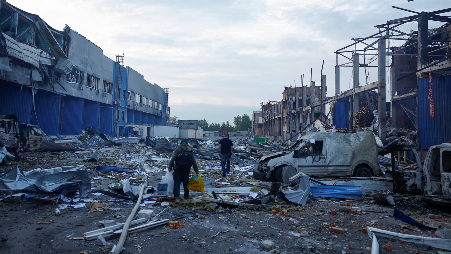 Imagen de los destrozos causados por un ataque ruso en Kyiv Imagen de los destrozos causados por un ataque ruso en Kyiv