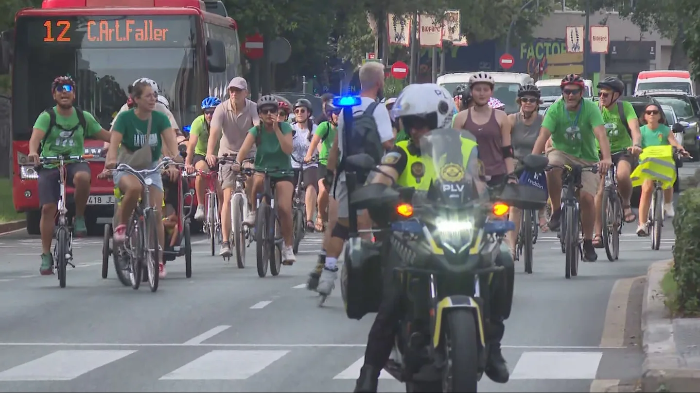 Marcha en bicicleta por Valencia Marcha en bicicleta por Valencia