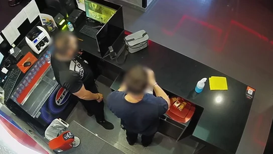 Robo en un salón de juegos de Pinos Puente (Granada). Robo en un salón de juegos de Pinos Puente (Granada).