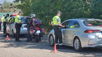 La DGT lanza una campaña especial contra el alcohol y las drogas al volante La DGT lanza una campaña especial contra el alcohol y las drogas al volante