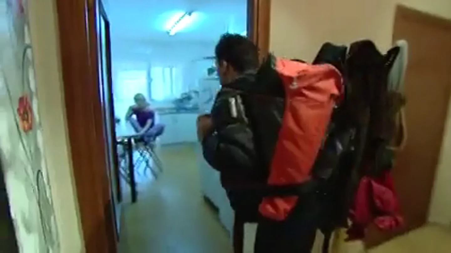 El marido de 'la Paqui' se va de casa tras la noche de fiesta de las princesas de barrio: "Todo no puede ser niños, casa y estar de mal rollo" El marido de 'la Paqui' se va de casa tras la noche de fiesta de las princesas de barrio: "Todo no puede ser niños, casa y estar de mal rollo"