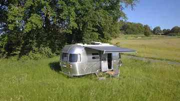 Airstream celebra 20 años en Europa con una edición especial de su icónica caravana 534 Airstream celebra 20 años en Europa con una edición especial de su icónica caravana 534